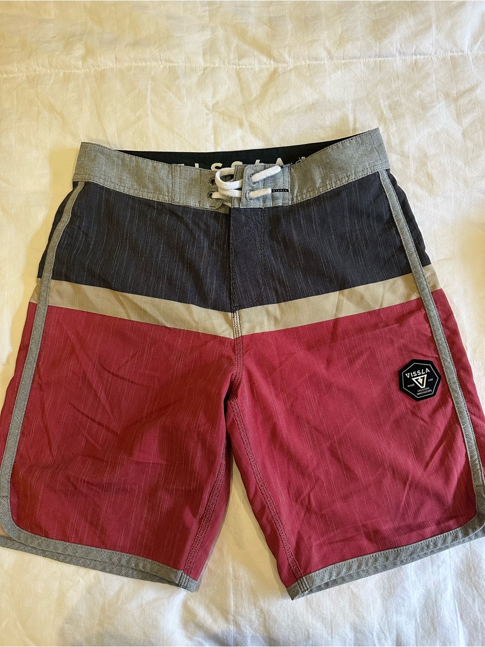 Boys Vissla Dredges board shorts - size 26